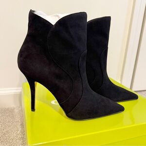 Gianni Bini Remmee Pointy Toe Black Suede Ankle Boots Sz 8.5 NEW